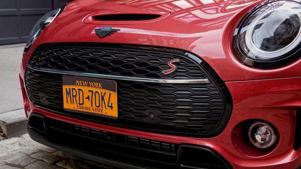 Clubman - PIANO BLACK DESIGN ACCENTS