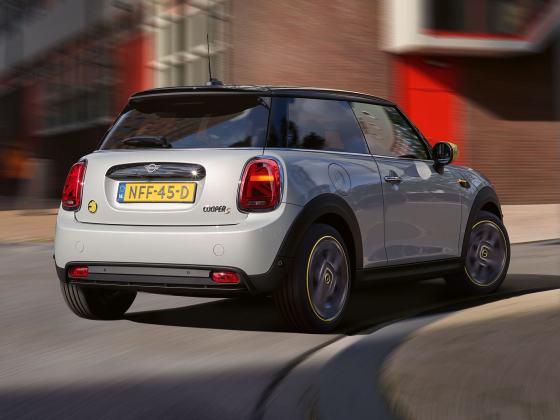 gambar mobil mini cooper tipe electric