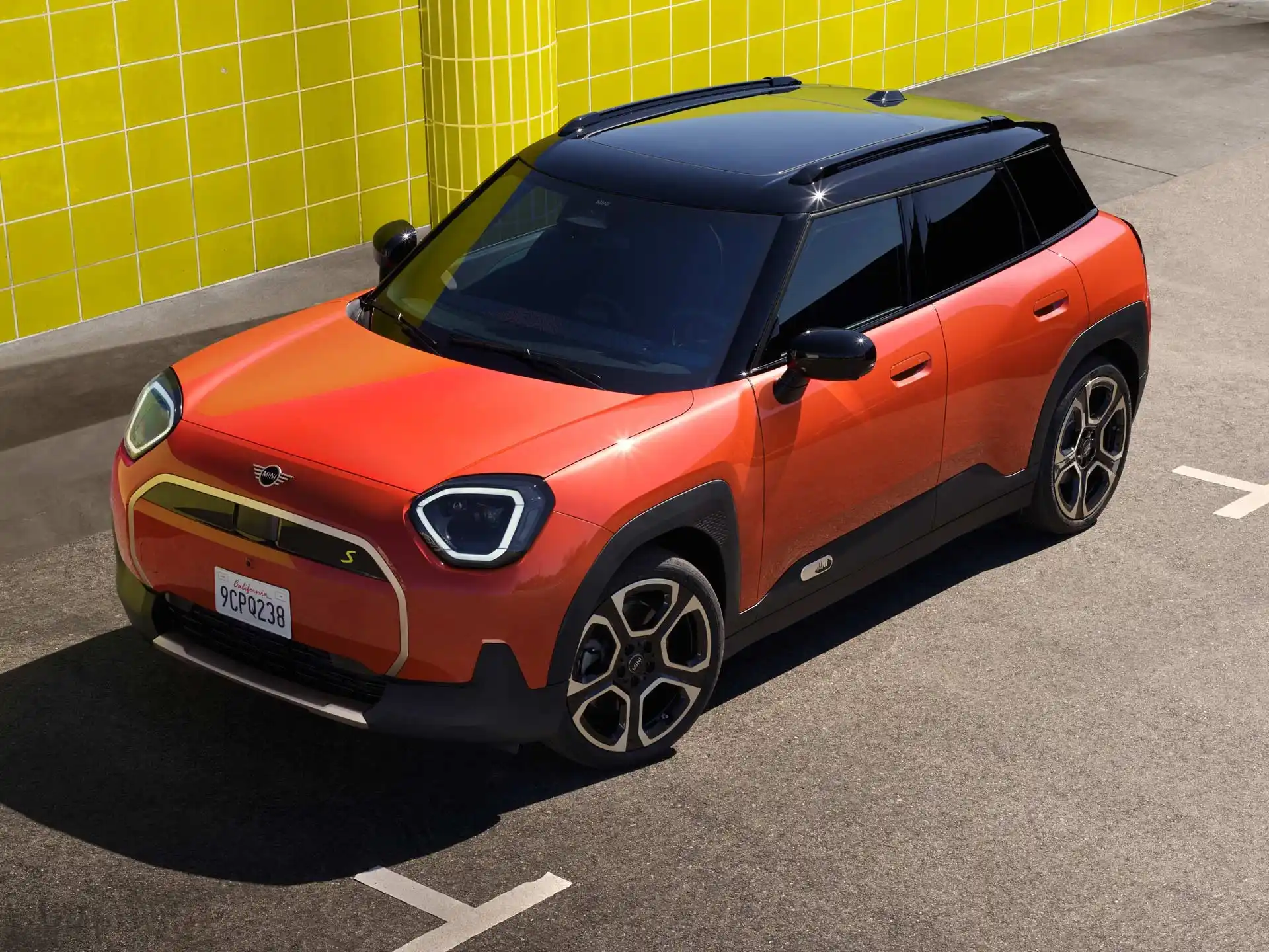 all-electric mini aceman