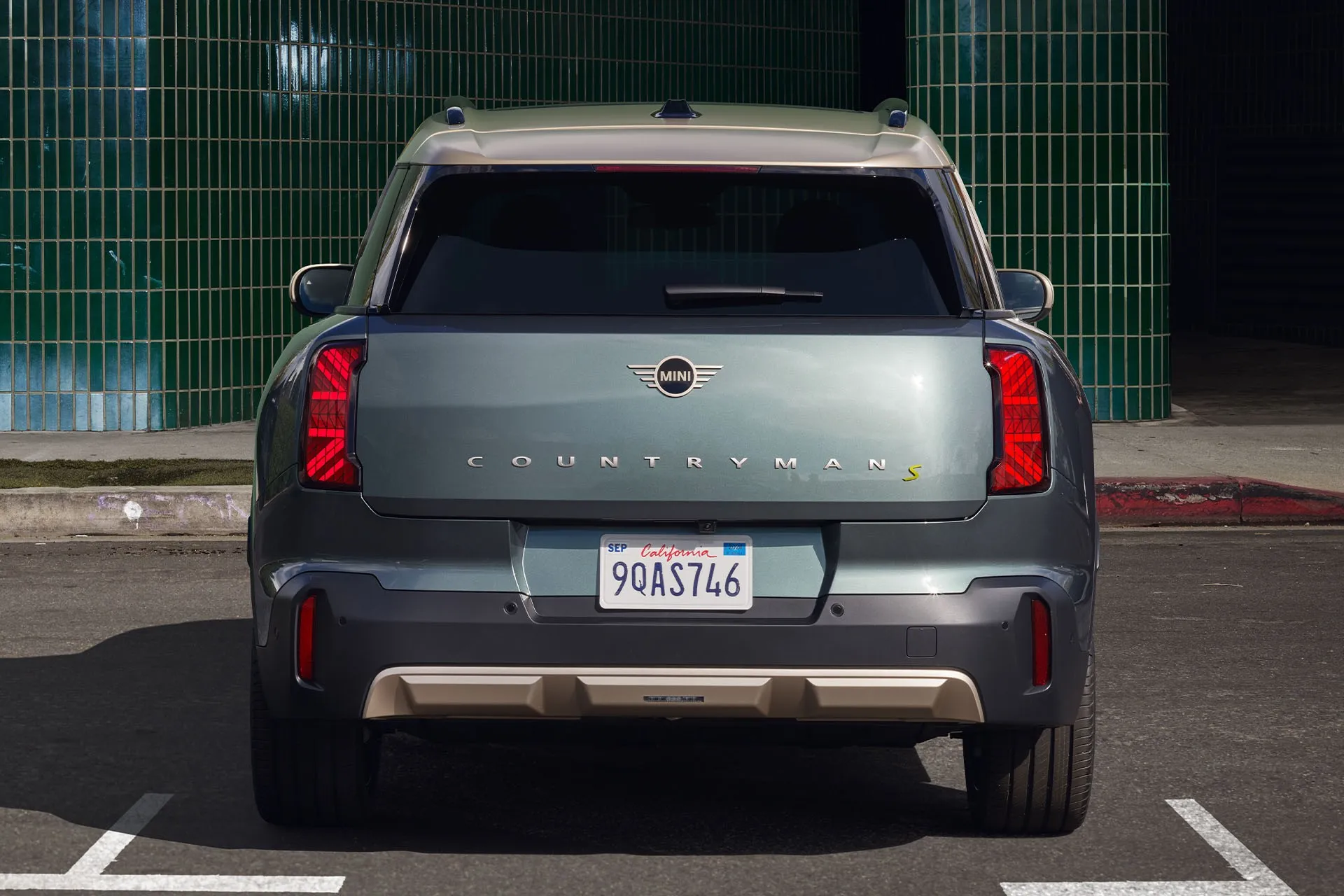 damImage.wide.2880w