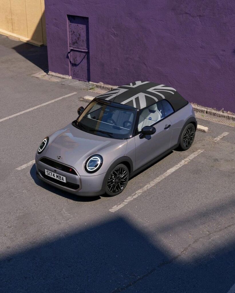 MINI Cooper Cabrio terbaru